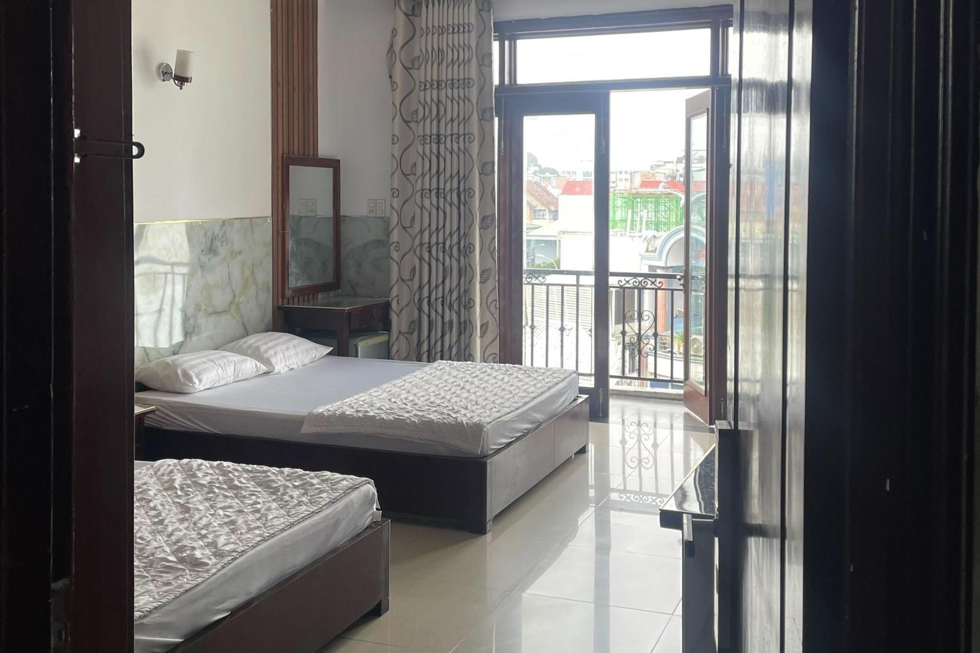 Hoa Sen Hotel Ho Chi Minh City Exterior photo